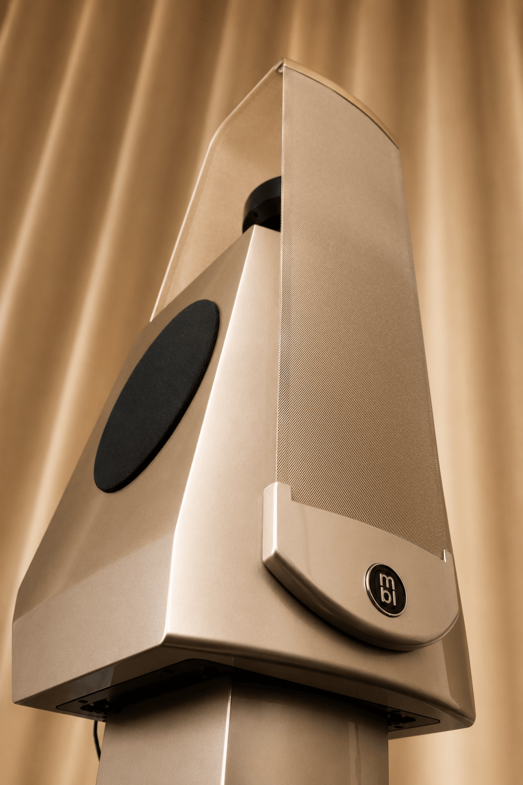 MBL loudspeaker, main view